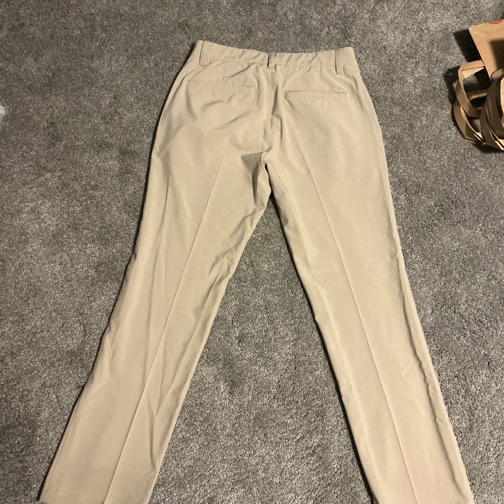 IZOD Golf Pants-Khaki. Men's 29 X 30 - Picture 3 of 4